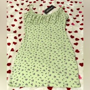 Pretty Little Thing Mint Ditsy Ruched Bodycon Dress! Women’s 6! Purple floral